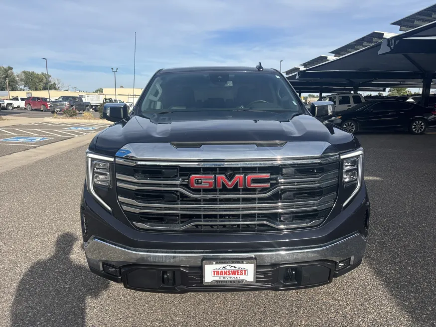 2024 GMC Sierra 1500 SLT | Photo 7 of 18