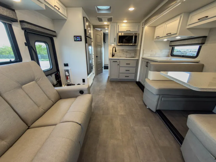 2026 Renegade Veracruz 32VDS | Photo 2 of 34