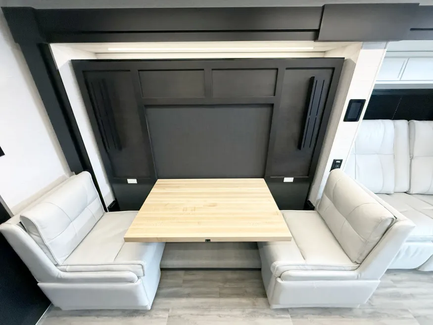 2026 Newmar Freedom Aire 2515 | Photo 12 of 23