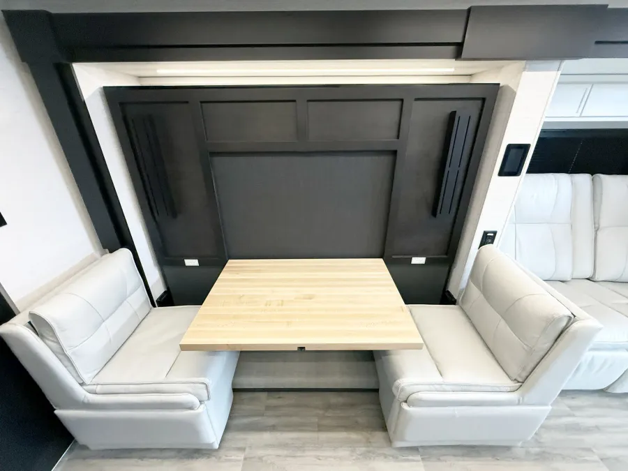 2026 Newmar Freedom Aire 2515 | Photo 12 of 23