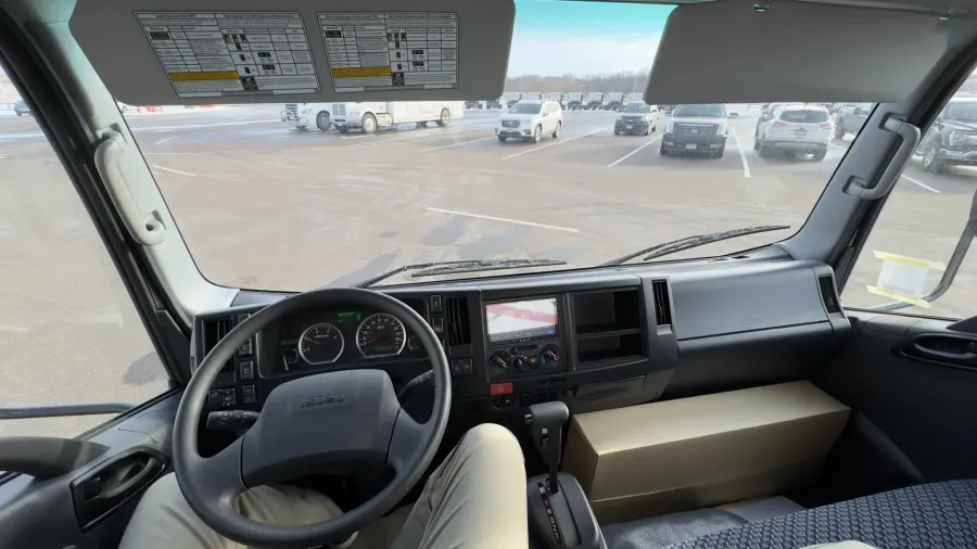 2024 Isuzu NRR | Photo 17 of 17