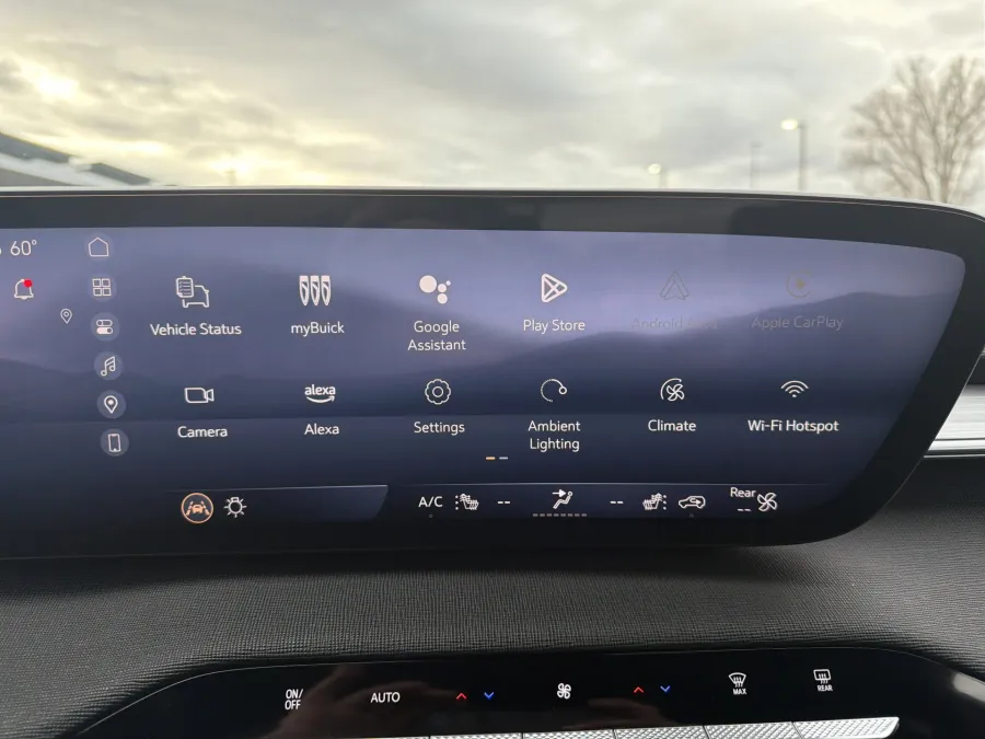 2025 Buick Enclave Preferred | Photo 19 of 24