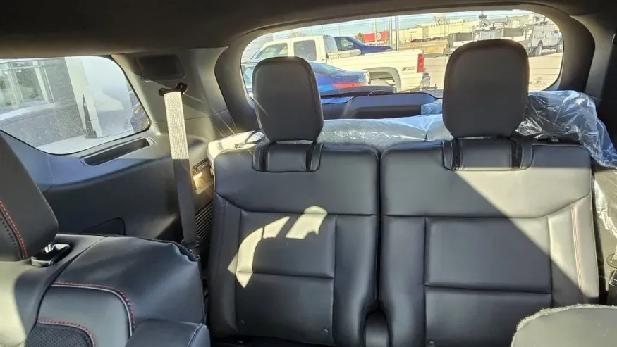 2026 Ford Explorer | Photo 33 of 34