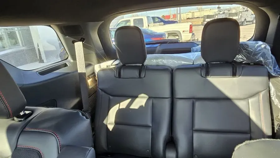 2026 Ford Explorer | Photo 33 of 34