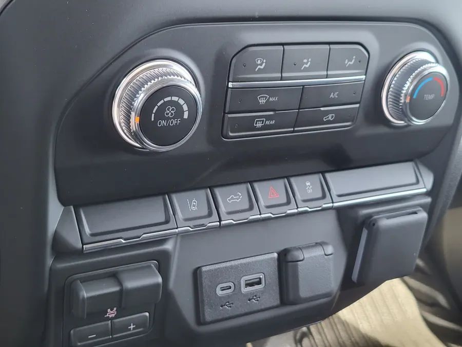 2026 GMC Sierra 2500HD Pro | Photo 16 of 24