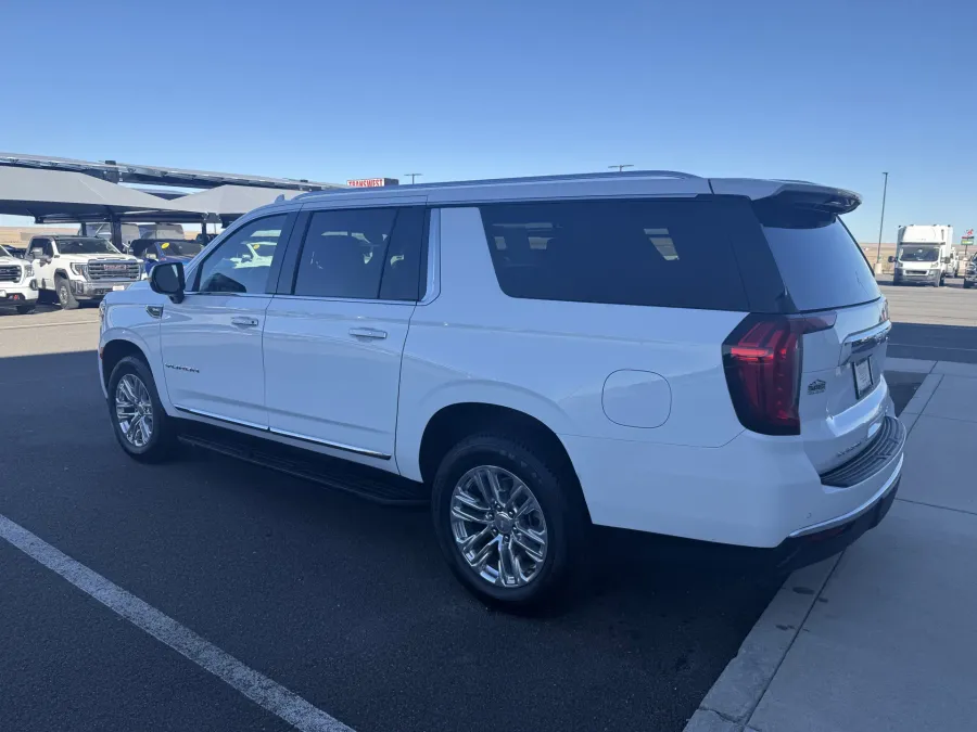2024 GMC Yukon XL SLT | Photo 1 of 20