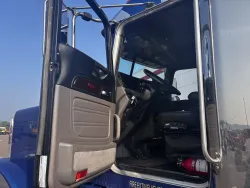 2022 Peterbilt 389 | Thumbnail Photo 10 of 18