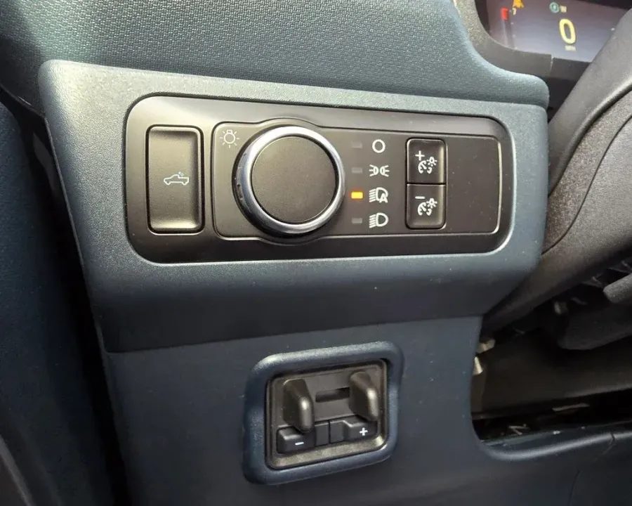 2026 Ford Maverick | Photo 13 of 32
