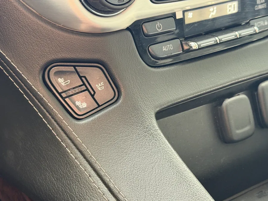 2016 GMC Yukon XL SLT | Photo 20 of 21