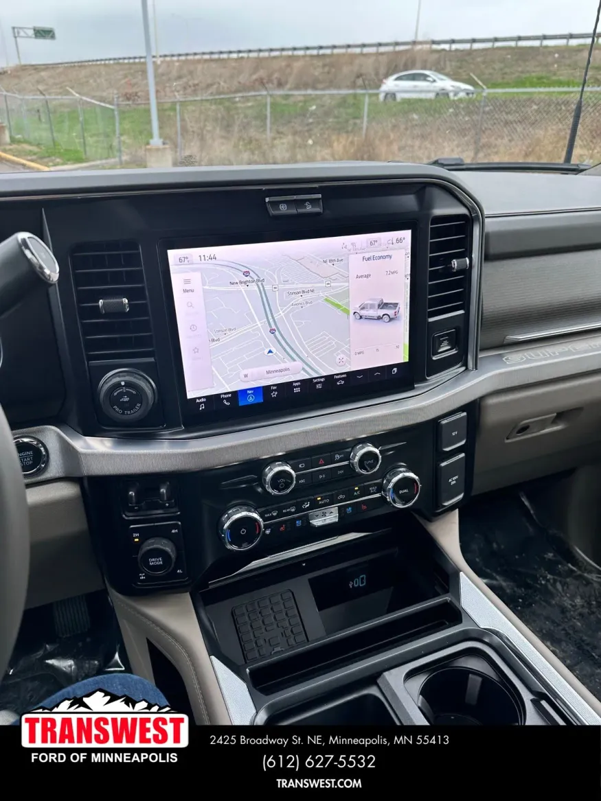 2026 Ford Super Duty F-350 Platinum | Photo 14 of 19