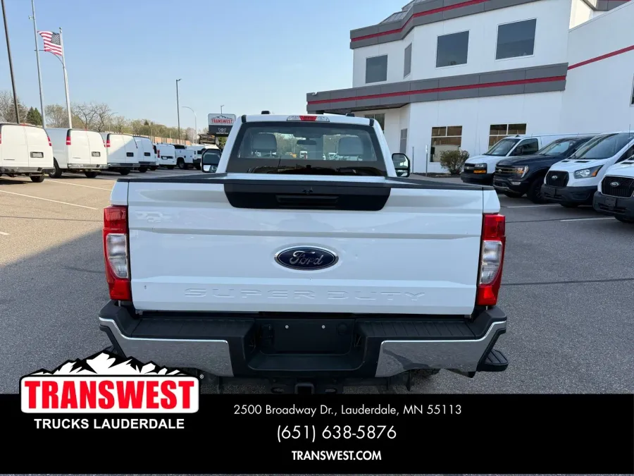 2022 Ford Super Duty F-350 XL | Photo 10 of 18