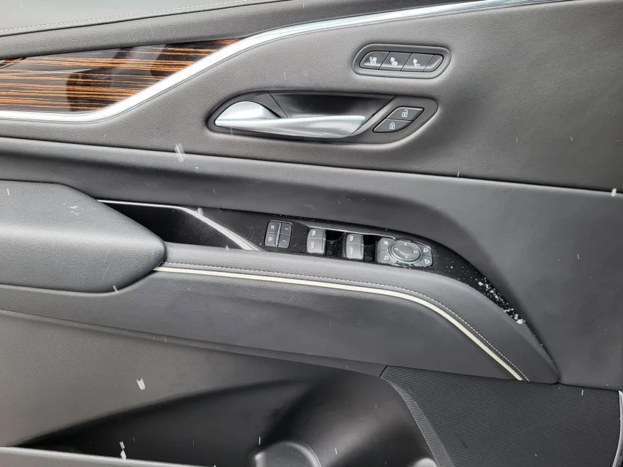 2024 Cadillac Escalade 4WD Premium Luxury | Photo 20 of 33