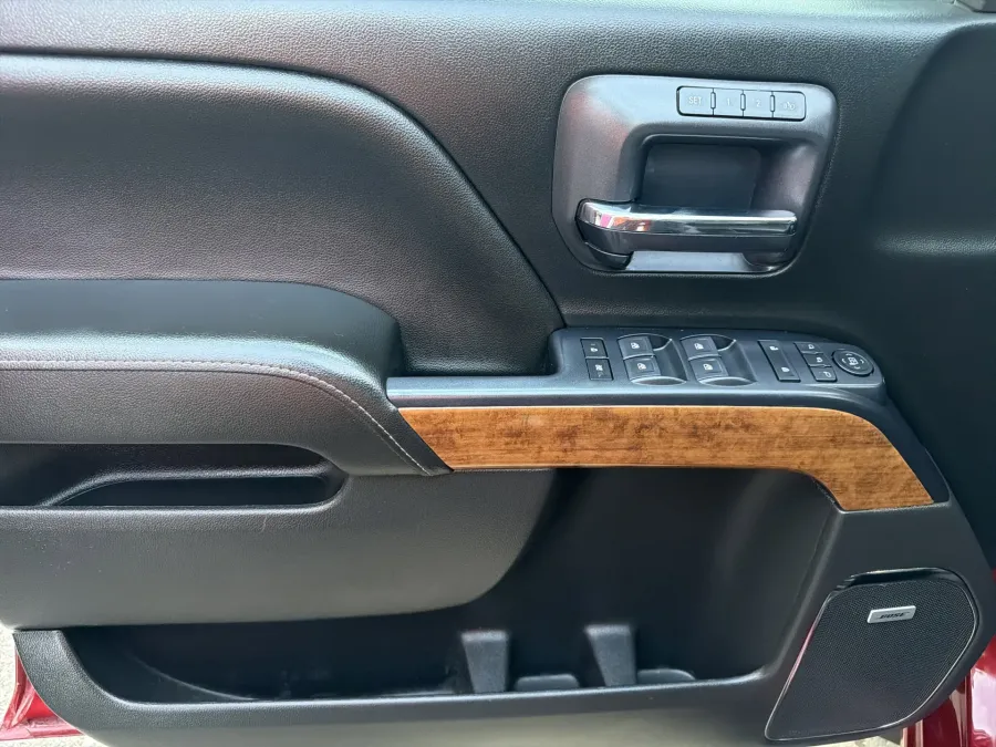 2018 Chevrolet Silverado 1500 High Country | Photo 11 of 20