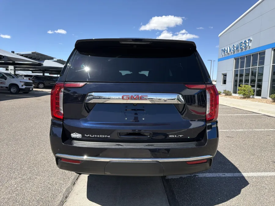2024 GMC Yukon XL SLT | Photo 3 of 22
