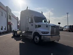 2022 Western Star 49X | Thumbnail Photo 3 of 18
