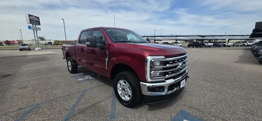 2026 Ford Super Duty F-250 | Photo 3 of 28