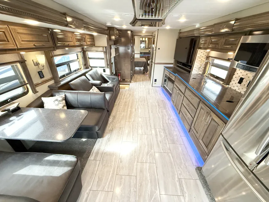 2021 Renegade XL 43DB | Photo 4 of 5