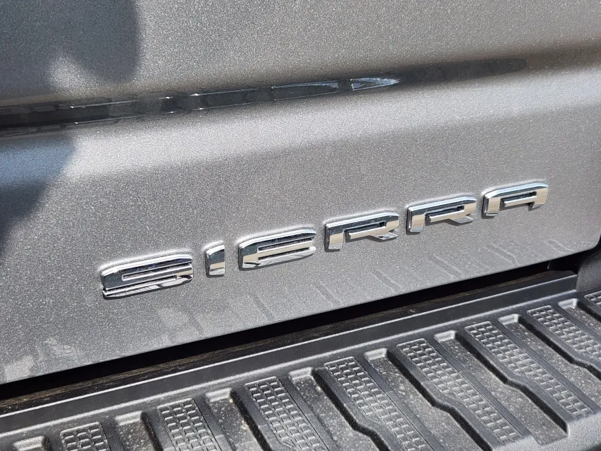 2026 GMC Sierra 1500 Denali | Photo 14 of 31