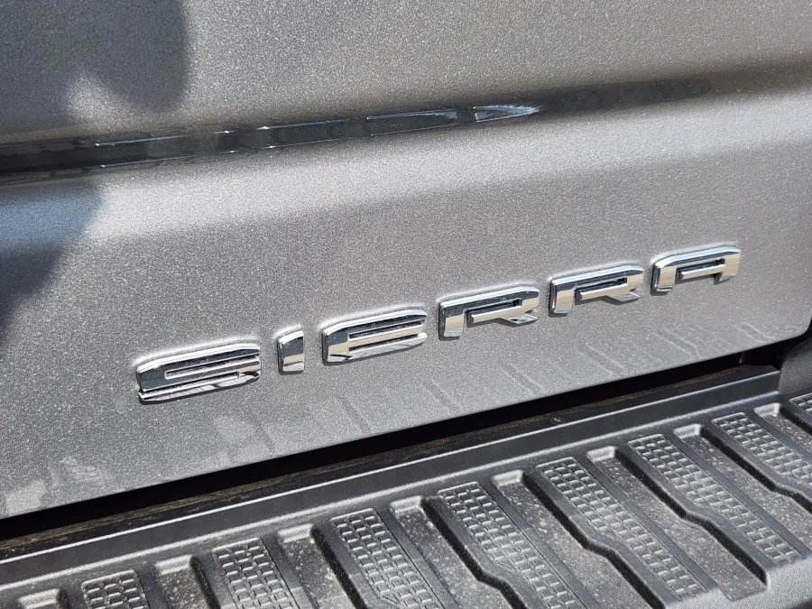 2026 GMC Sierra 1500 Denali | Photo 14 of 31