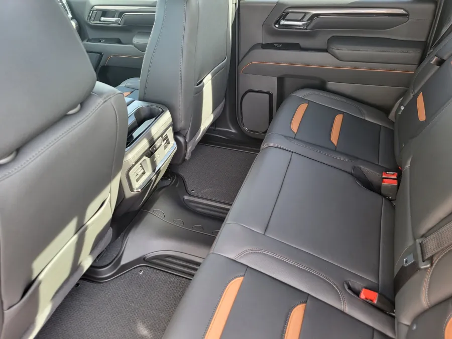 2026 GMC Sierra 2500HD AT4 | Photo 21 of 24