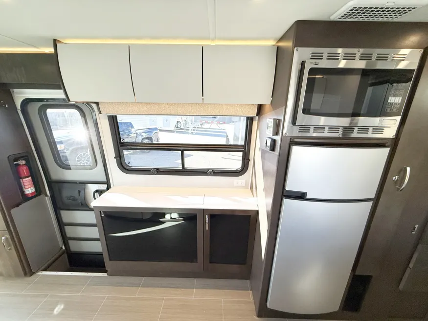 2018 Leisure Travel Van Unity 24MB | Photo 8 of 19