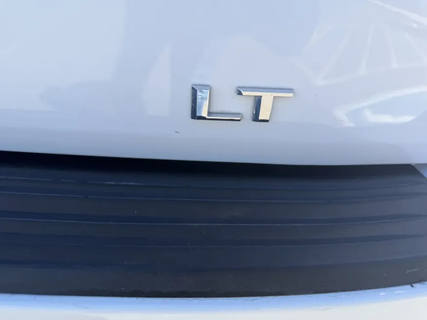 2025 Chevrolet Suburban LT | Photo 7 of 24