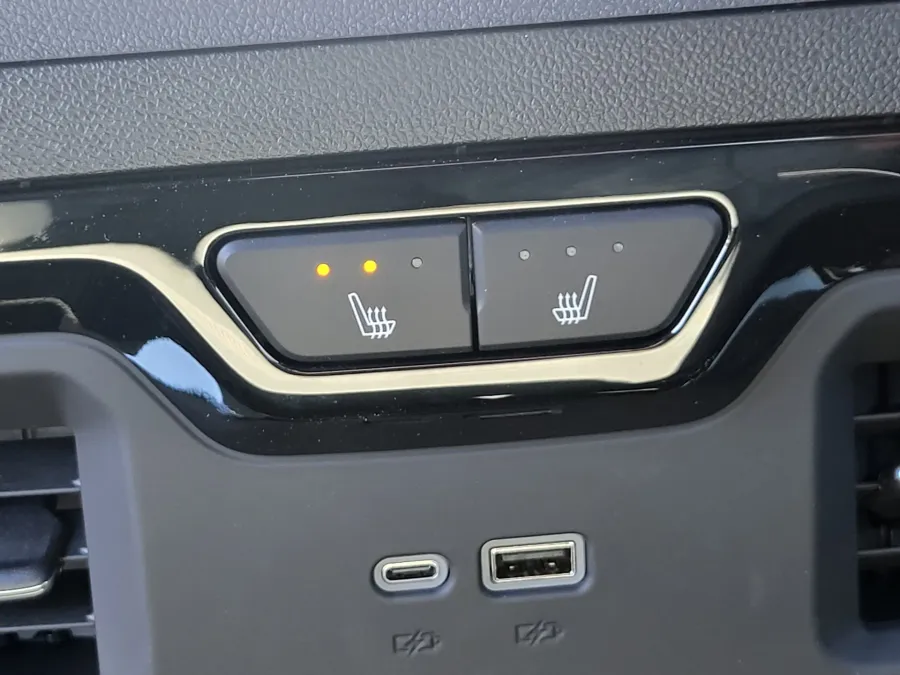 2026 GMC Sierra 2500HD AT4 | Photo 19 of 31