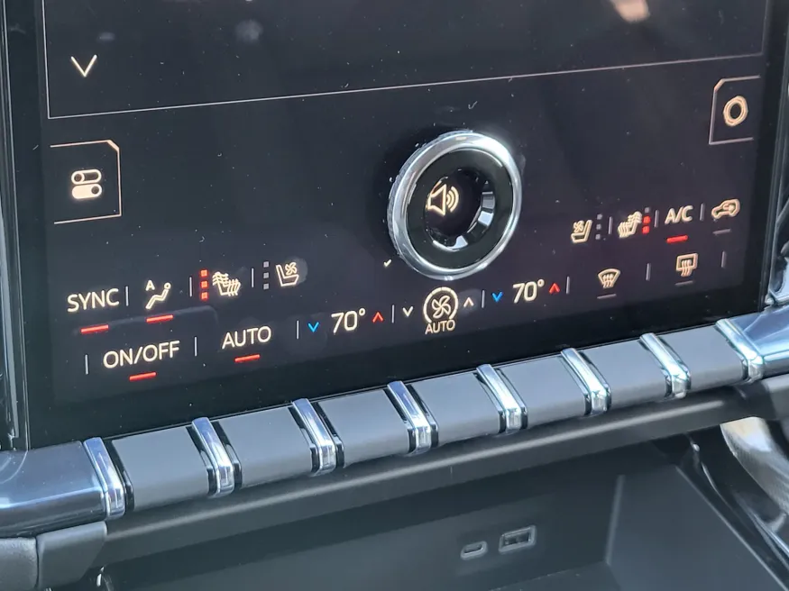 2026 GMC Yukon AT4 | Photo 16 of 25