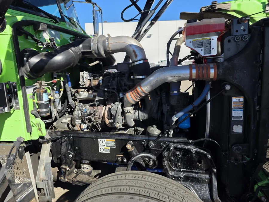 2022 Peterbilt 389 | Photo 27 of 40