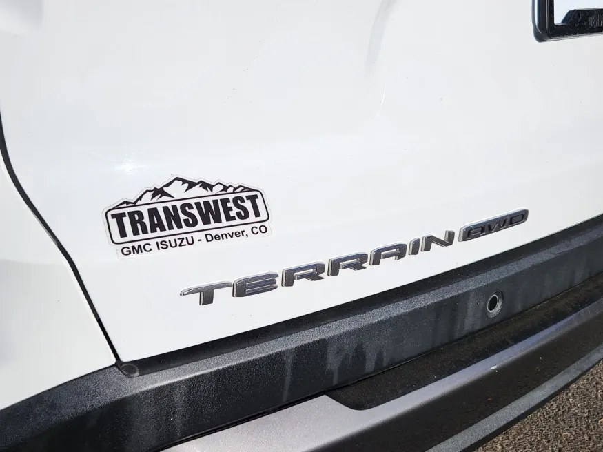 2025 GMC Terrain AWD Elevation | Photo 12 of 28