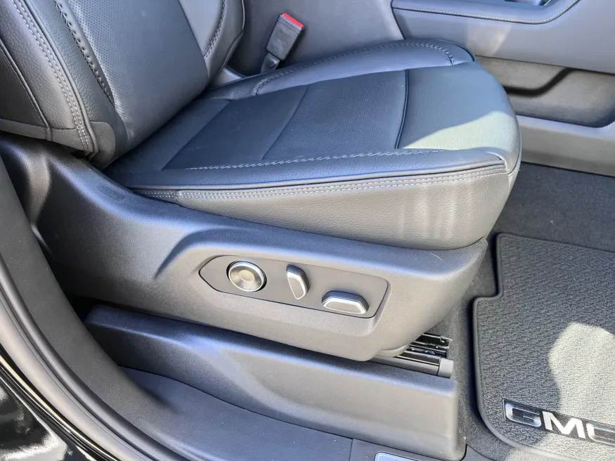 2026 GMC Sierra 1500 Denali | Photo 18 of 30