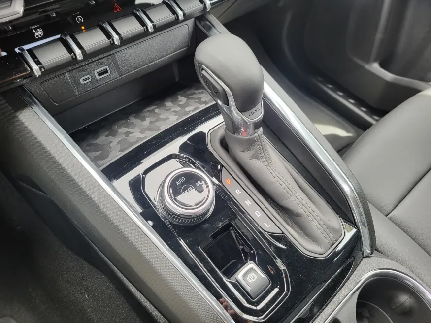2026 GMC Canyon 4WD Elevation | Photo 17 of 26