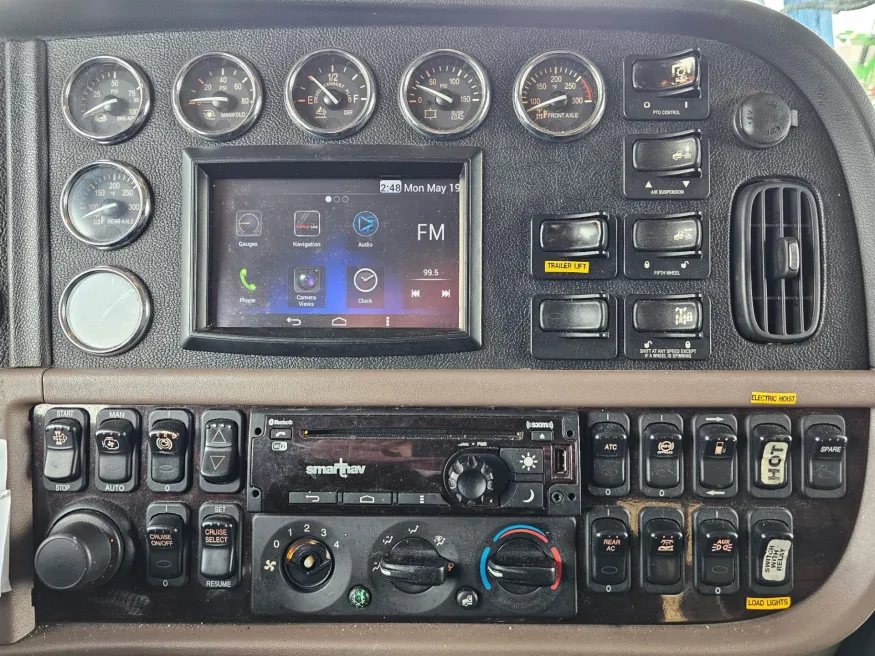 2019 Peterbilt 389 | Photo 15 of 24