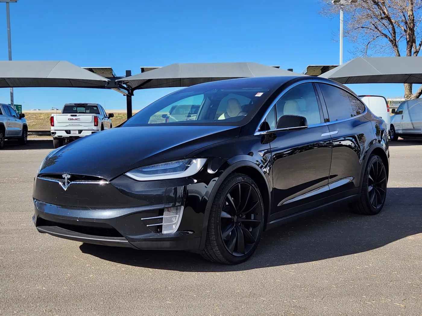 2021 Tesla Model X | Photo 3 of 31