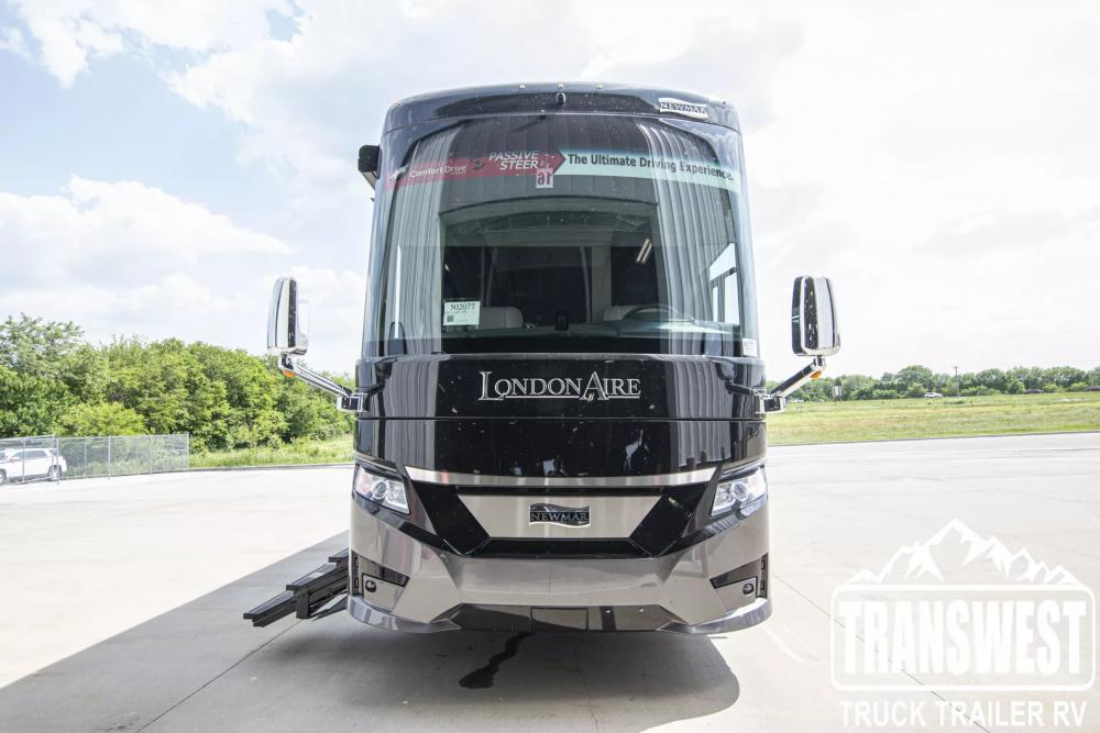2023 Newmar London Aire 4579 | Photo 4 of 26