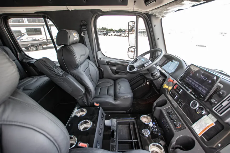 2024 Freightliner M2 106 Bolt | Photo 23 of 25