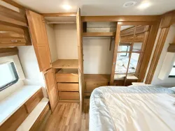 2016 Jayco Seneca 37HJ | Thumbnail Photo 17 of 29