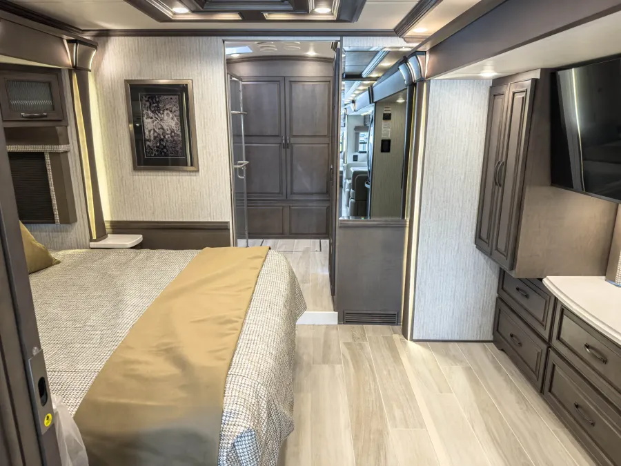 2026 Newmar Dutch Star 4369 | Photo 22 of 43
