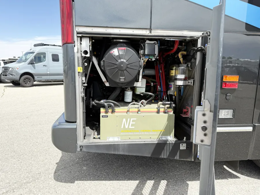 2023 Emerald Prevost H3-45 Triple Slide | Photo 30 of 35