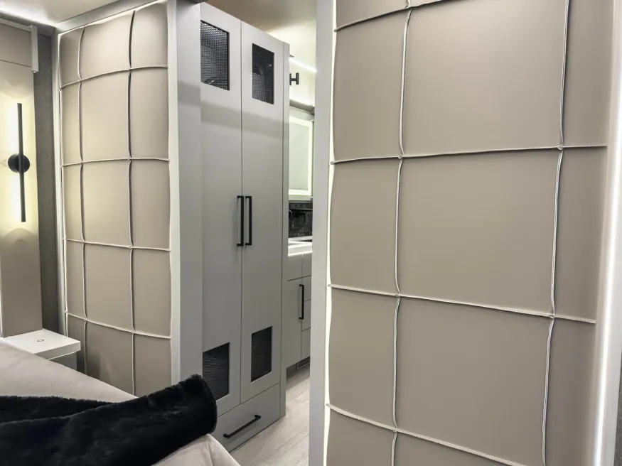 2026 Newmar King Aire 4521 | Photo 21 of 32