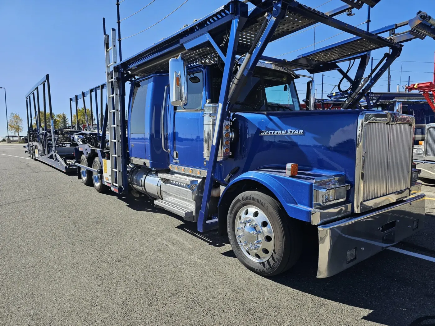 2020 Western Star 4900FA | Photo 2 of 14