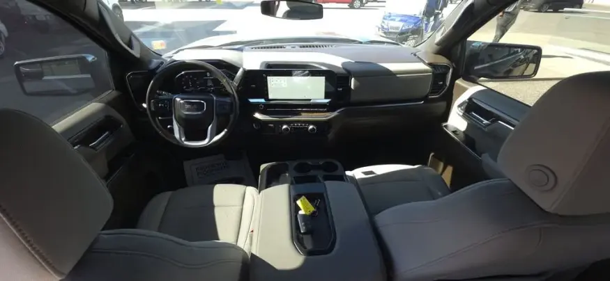 2024 GMC Sierra 1500 | Photo 25 of 29