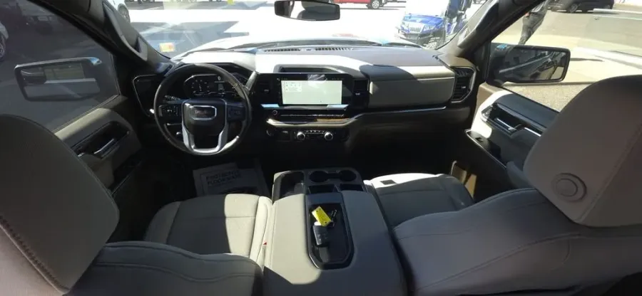 2024 GMC Sierra 1500 | Photo 25 of 29