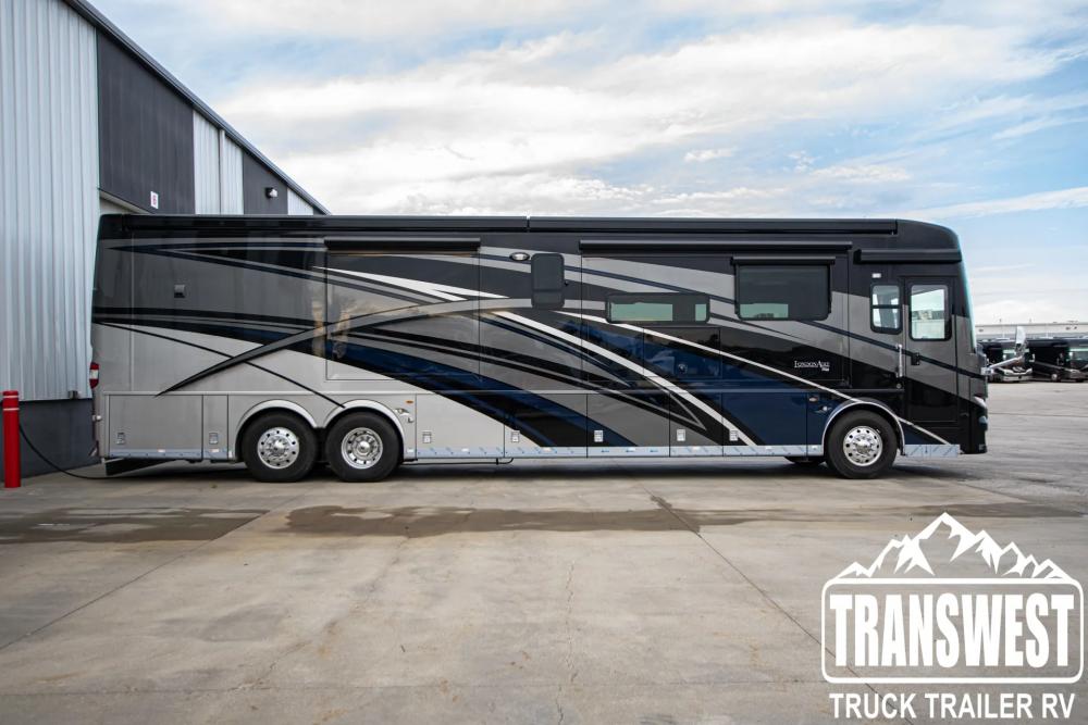2024 Newmar London Aire 4579 | Photo 2 of 5