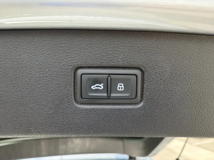 2024 Audi Q7 Premium Plus | Photo 9 of 24