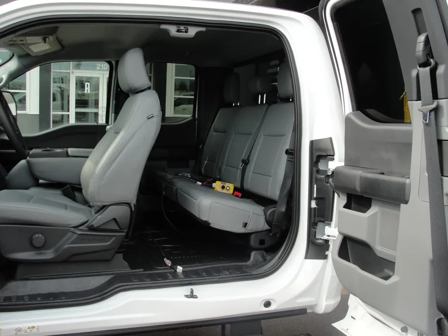 2025 Ford F-550 | Photo 15 of 17