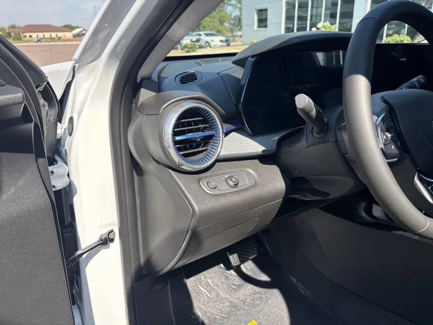 2025 Chevrolet Trax LT | Photo 12 of 20