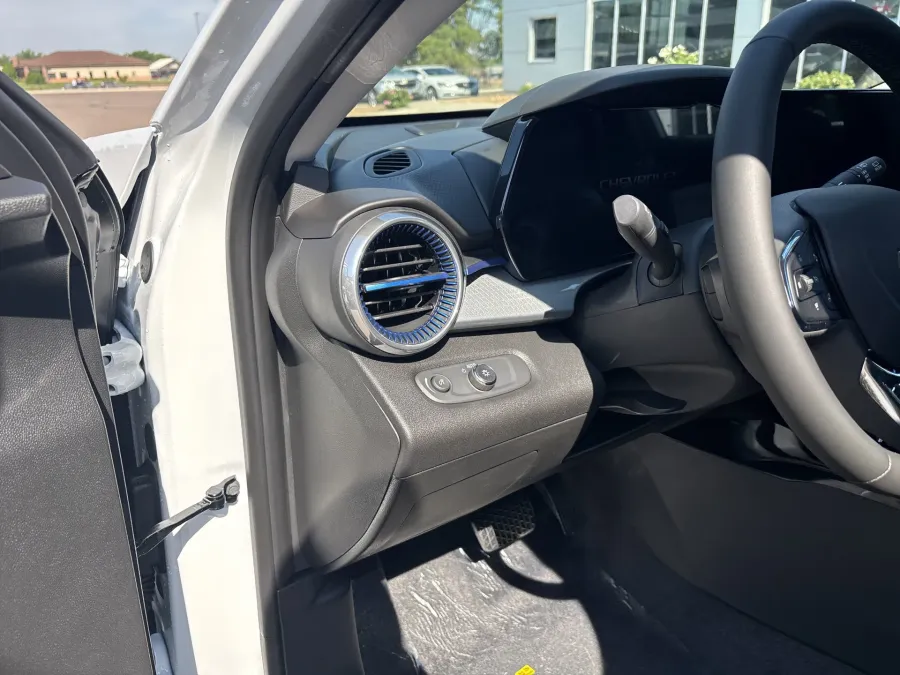 2025 Chevrolet Trax LT | Photo 12 of 20