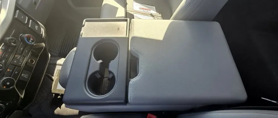 2025 Ford Super Duty F-600 | Photo 22 of 26