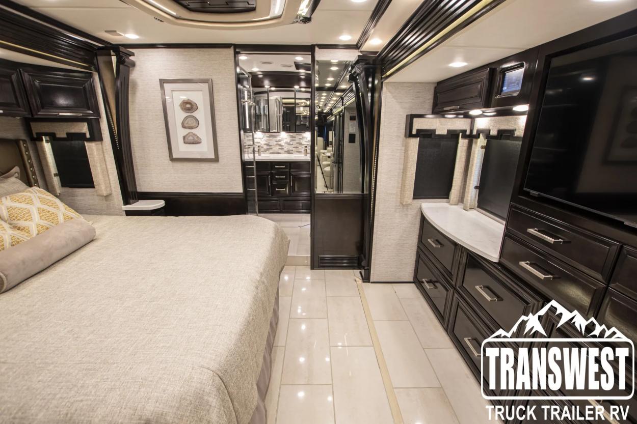 2023 Newmar London Aire 4569 | Photo 28 of 36